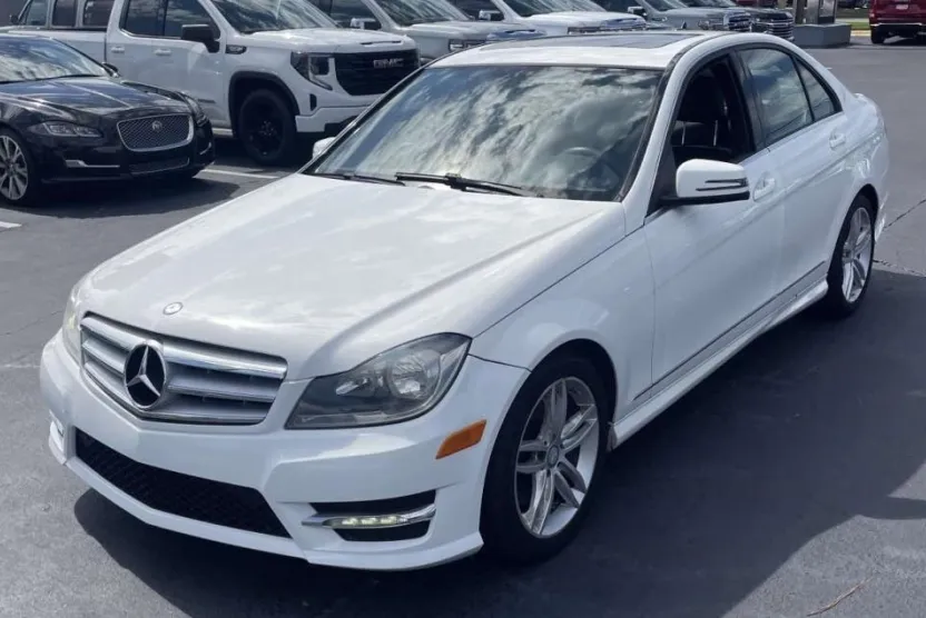 2013 Mercedes Benz C 300 4MATIC Sport Sedan photo 1