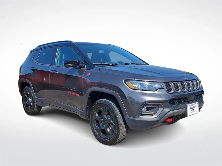 2023 Jeep Compass Trailhawk photo 1