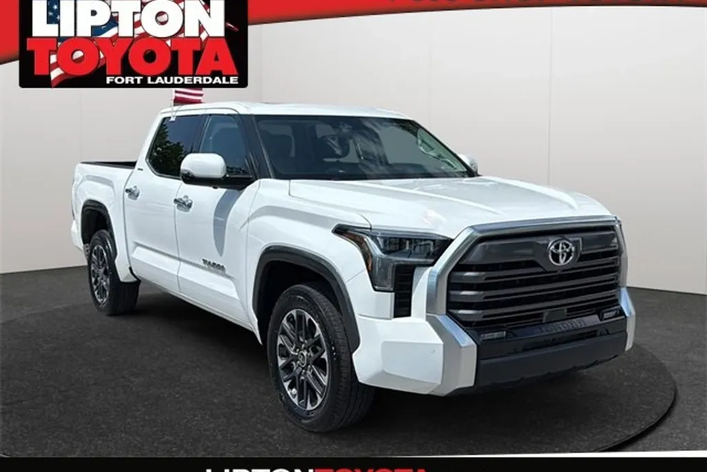2022 Toyota Tundra Limited CrewMax photo 1