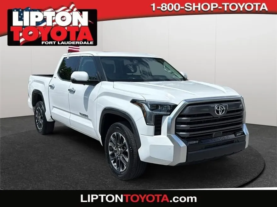 2022 Toyota Tundra Limited CrewMax photo 1