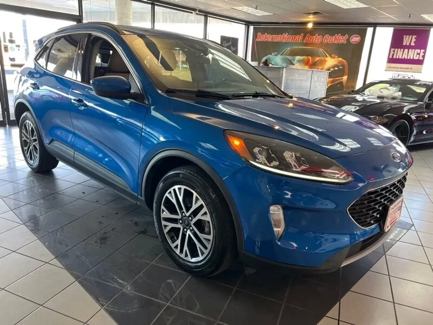 2020 Ford Escape Select photo 1