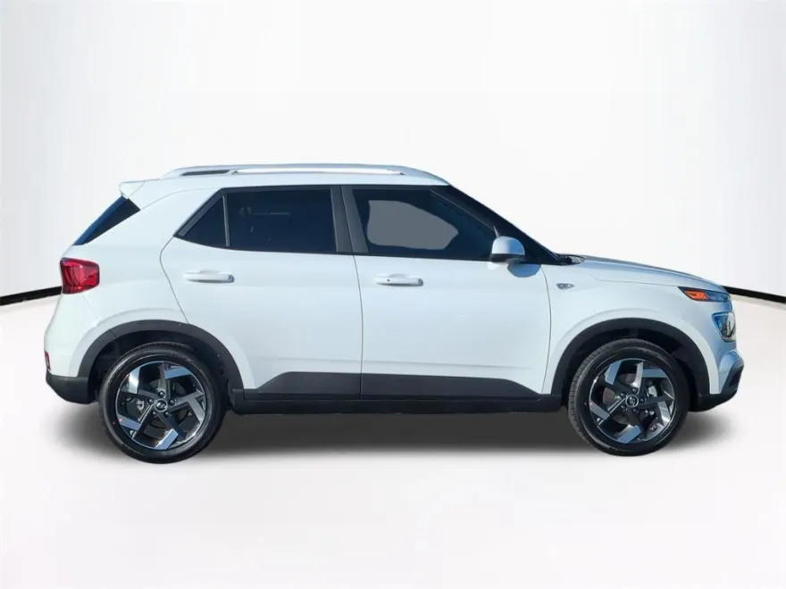 2026 Hyundai Venue SEL photo 1