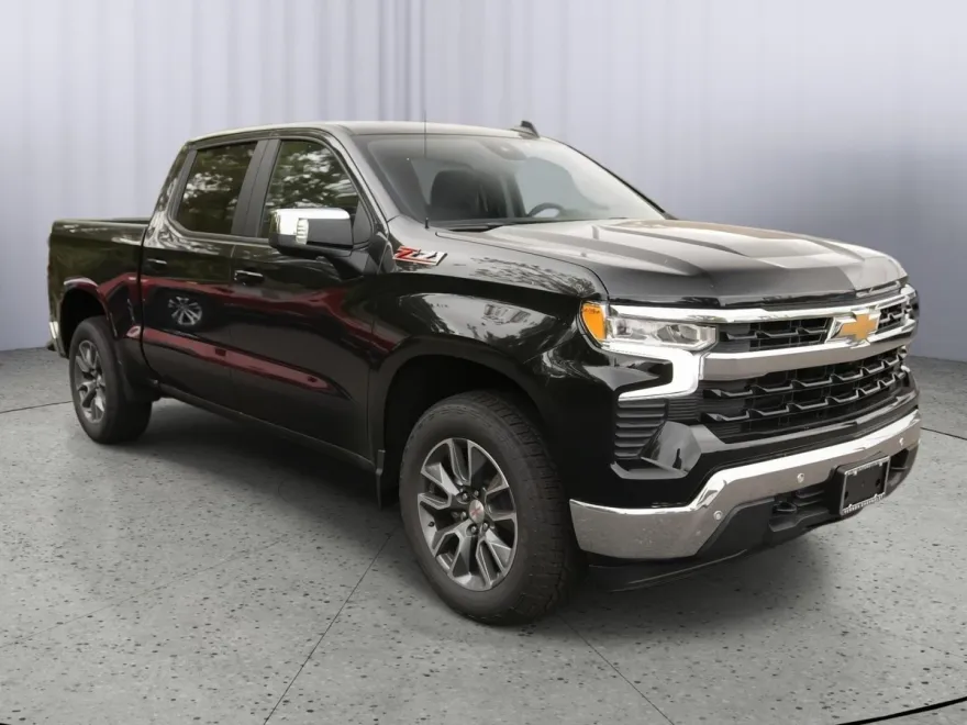 2025 Chevrolet Silverado 1500 LT photo 1