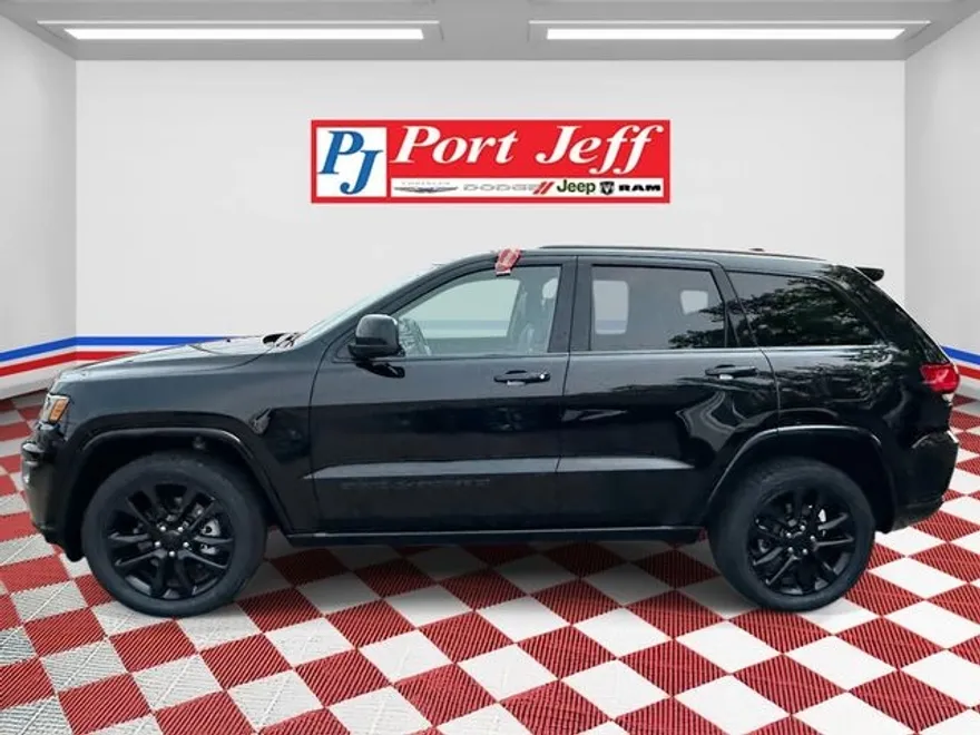 2022 Jeep Cherokee Laredo X photo 1