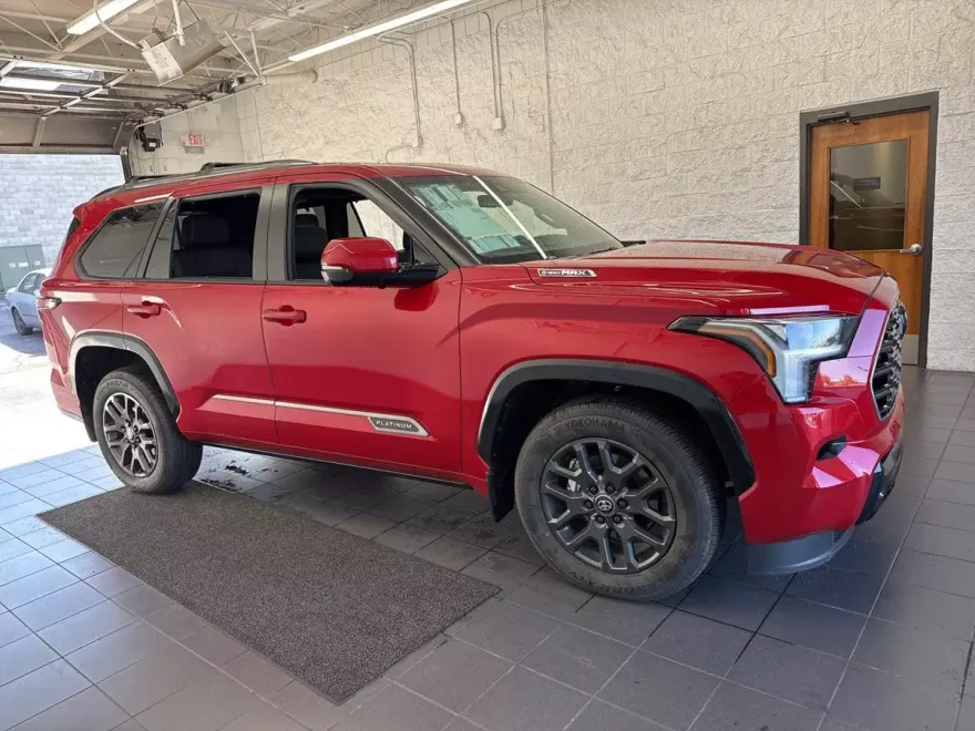 2025 Toyota Sequoia Platinum photo 1