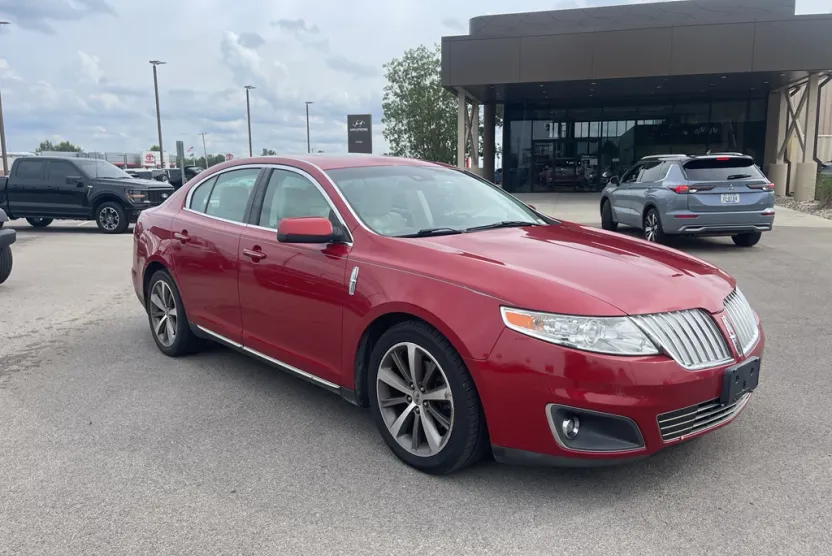 2009 Lincoln MKS Base photo 1