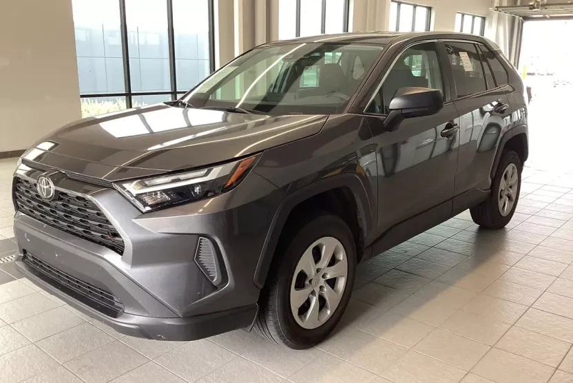 2024 Toyota RAV4 LE photo 1