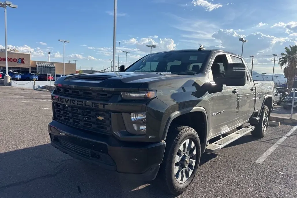 2023 Chevrolet Silverado 2500HD Custom photo 1