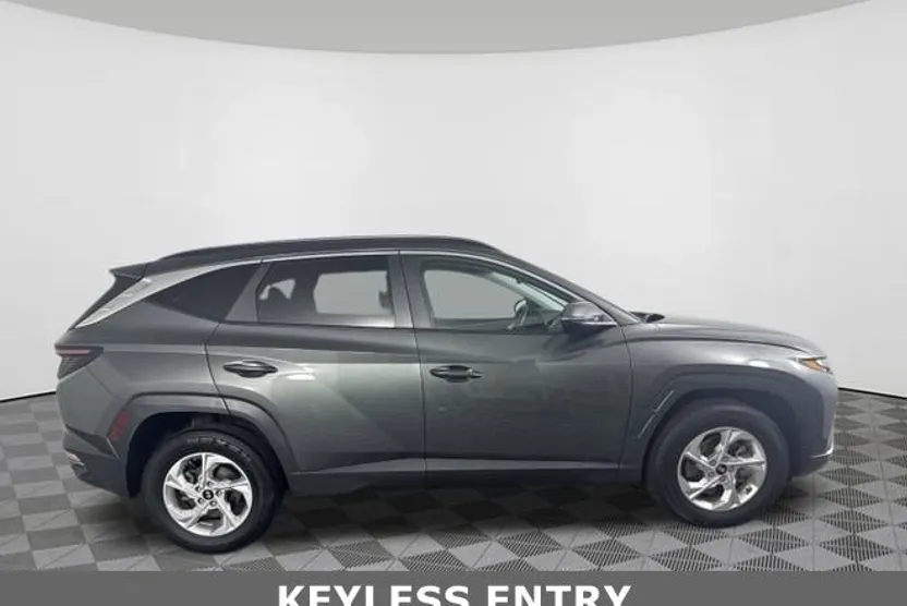 2022 Hyundai Tucson SEL photo 1