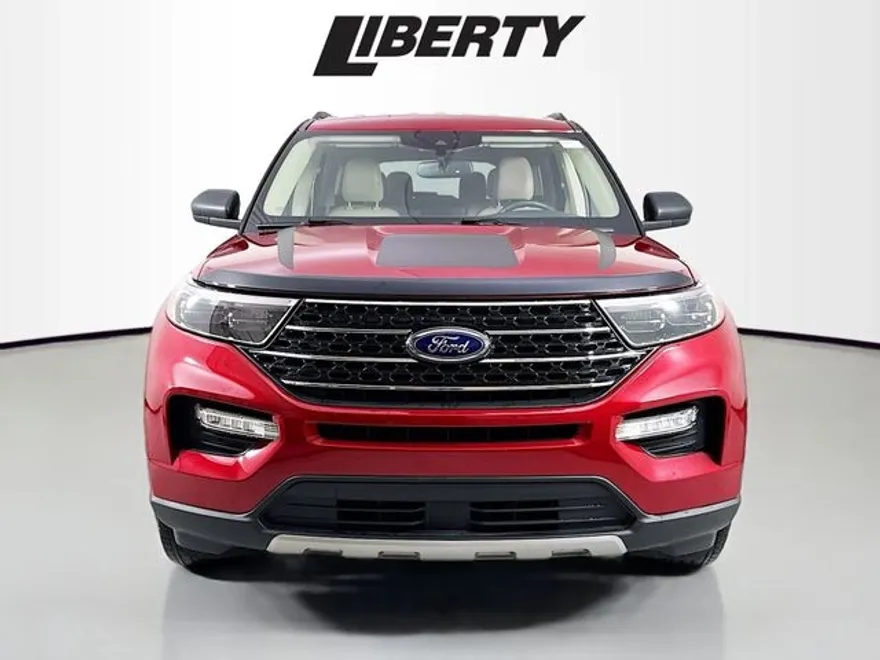 2021 Ford Explorer XLT photo 1