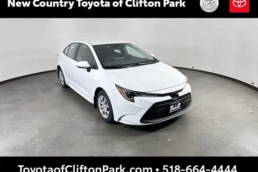 2024 Toyota Corolla LE photo 1