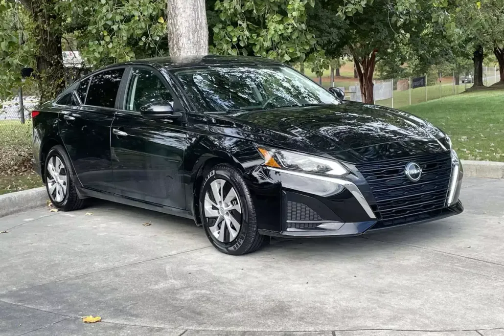 2023 Nissan Altima S photo 1