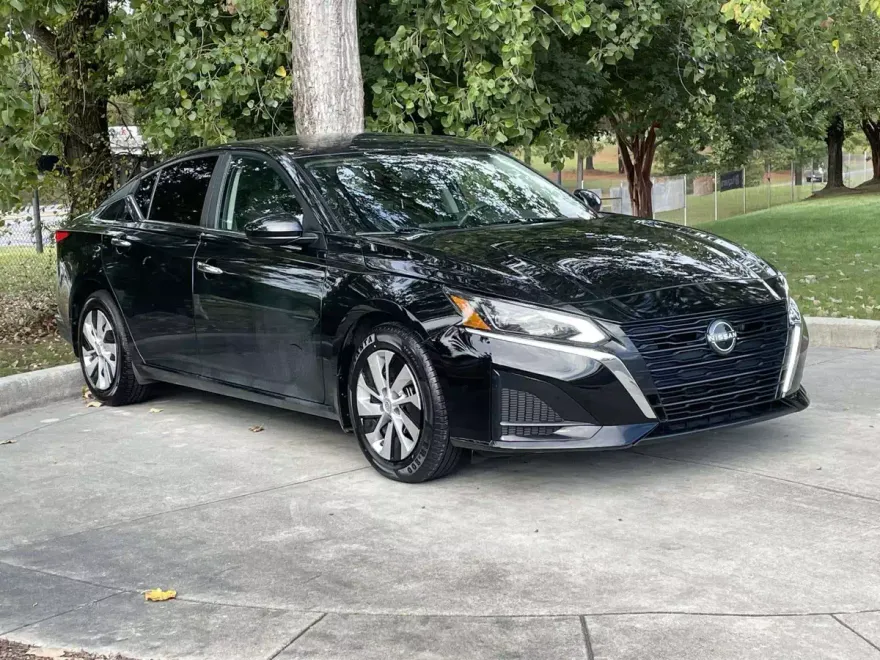 2023 Nissan Altima S photo 1