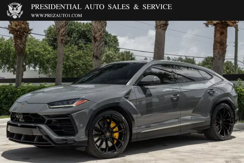 2022 Lamborghini Urus photo 1