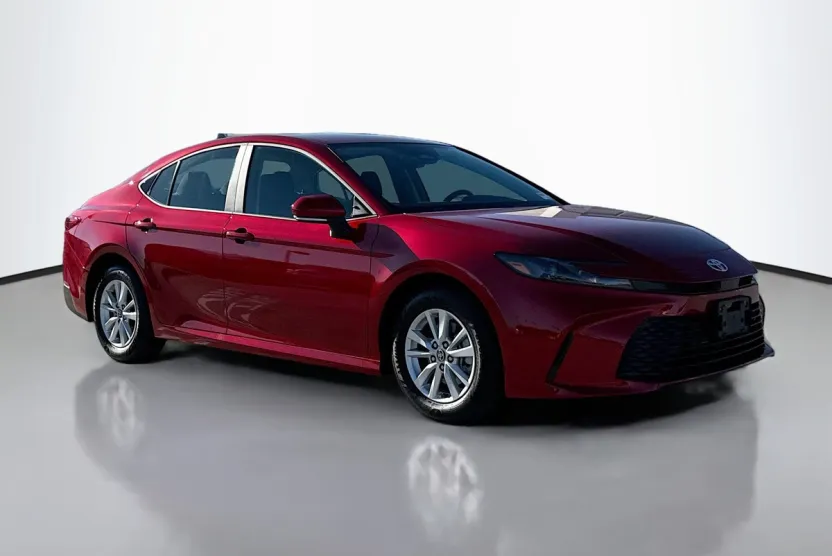 2025 Toyota Camry LE photo 1
