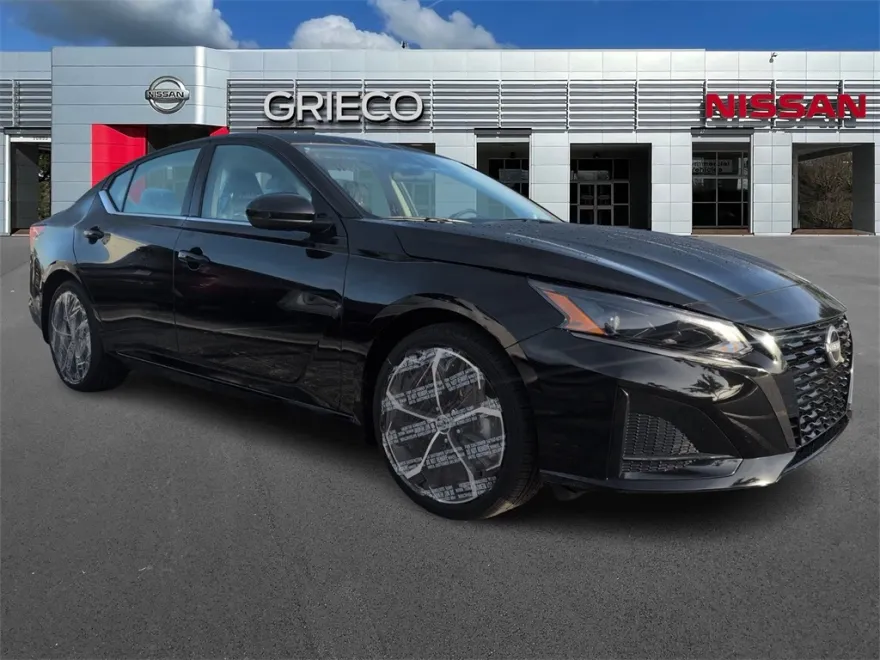 2025 Nissan Altima SR photo 1