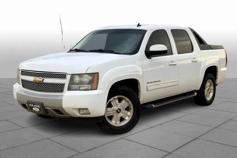 2010 Chevrolet Avalanche LT photo 1