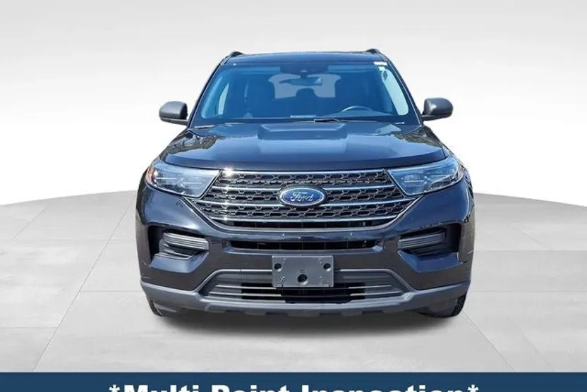 2022 Ford Explorer XLT photo 1
