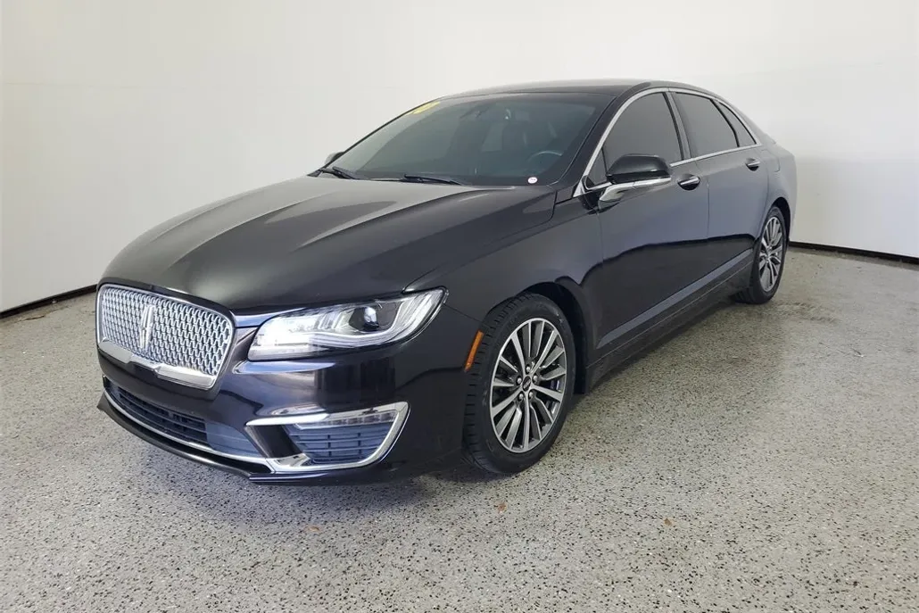 2020 Lincoln MKZ Standard photo 1