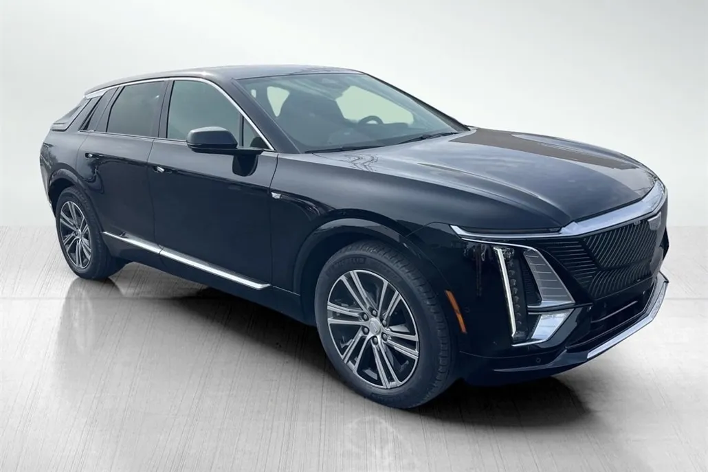 2025 Cadillac Lyriq Luxury photo 1