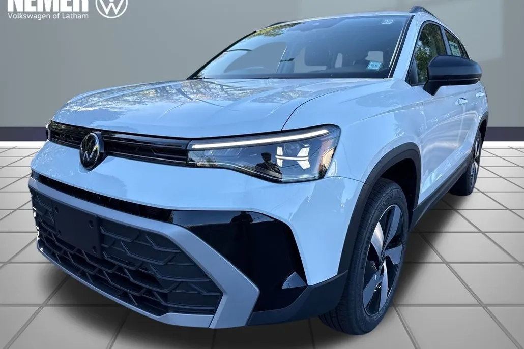 2025 Volkswagen Taos S photo 1