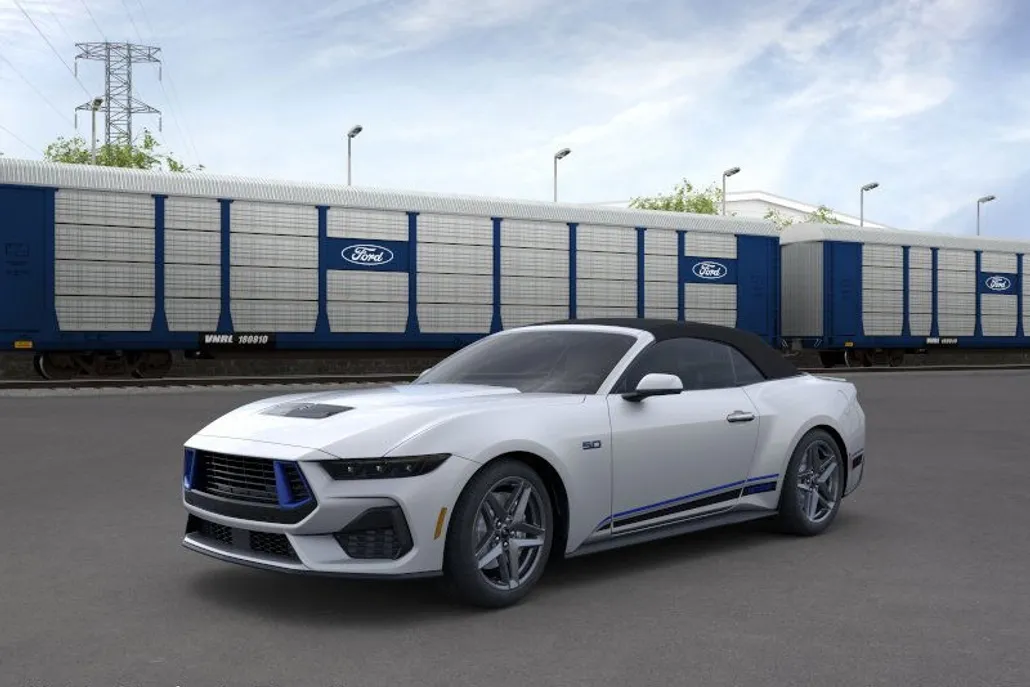 2025 Ford Mustang GT Premium Convertible photo 1