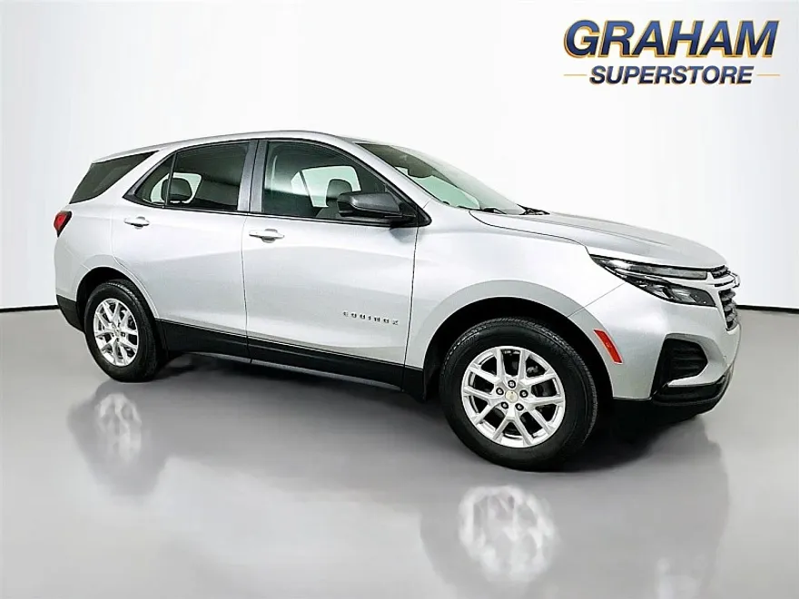 2022 Chevrolet Equinox LS photo 1