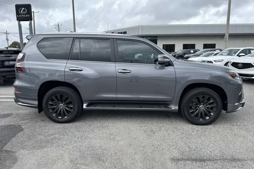 2023 Lexus GX 460 Premium photo 1