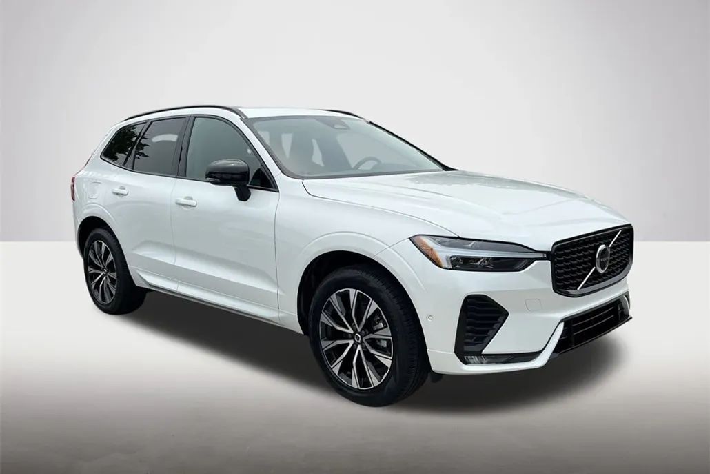 2025 Volvo XC60 B5 Plus photo 1