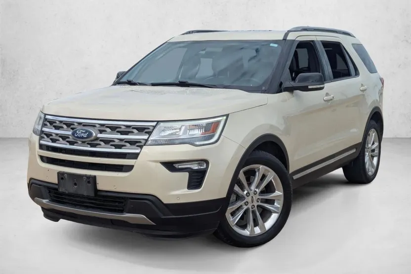 2018 Ford Explorer XLT photo 1