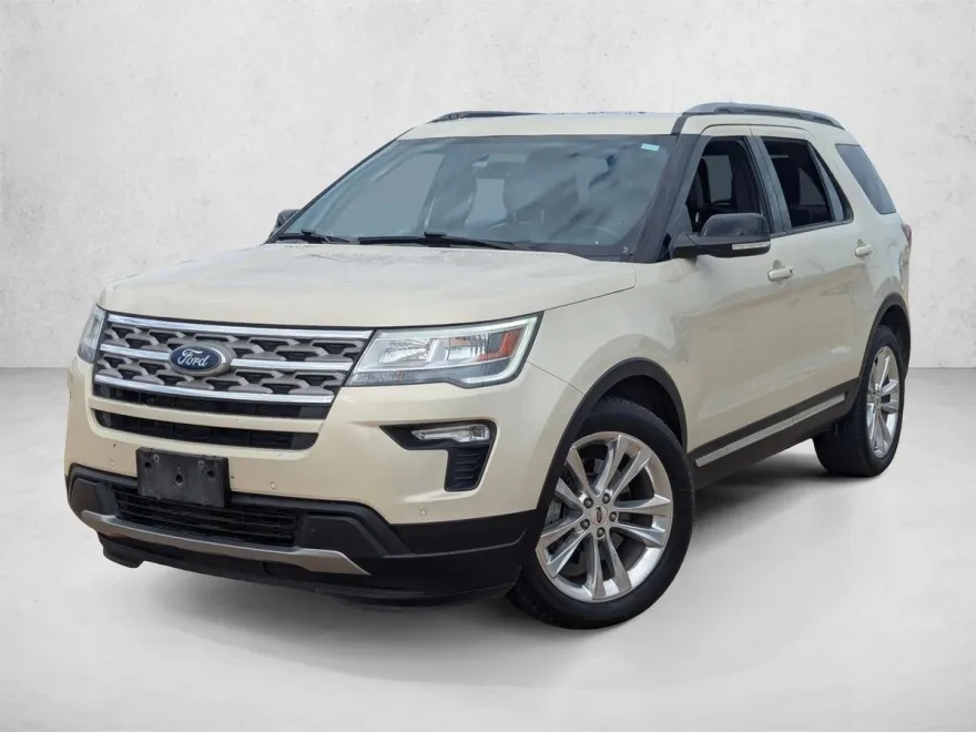 2018 Ford Explorer XLT photo 1
