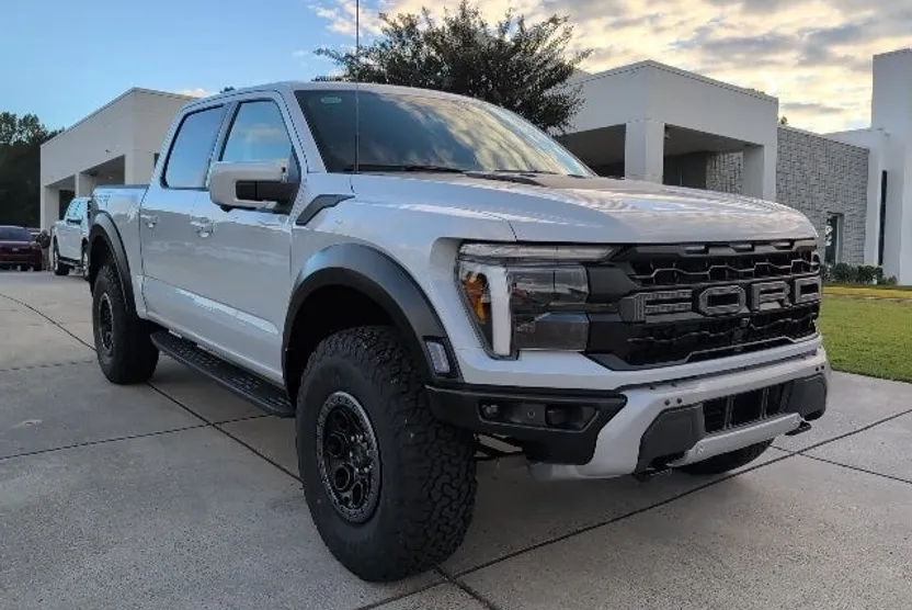 2025 Ford F-150 Raptor photo 1