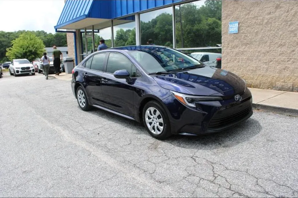 2023 Toyota Corolla Hybrid LE photo 1