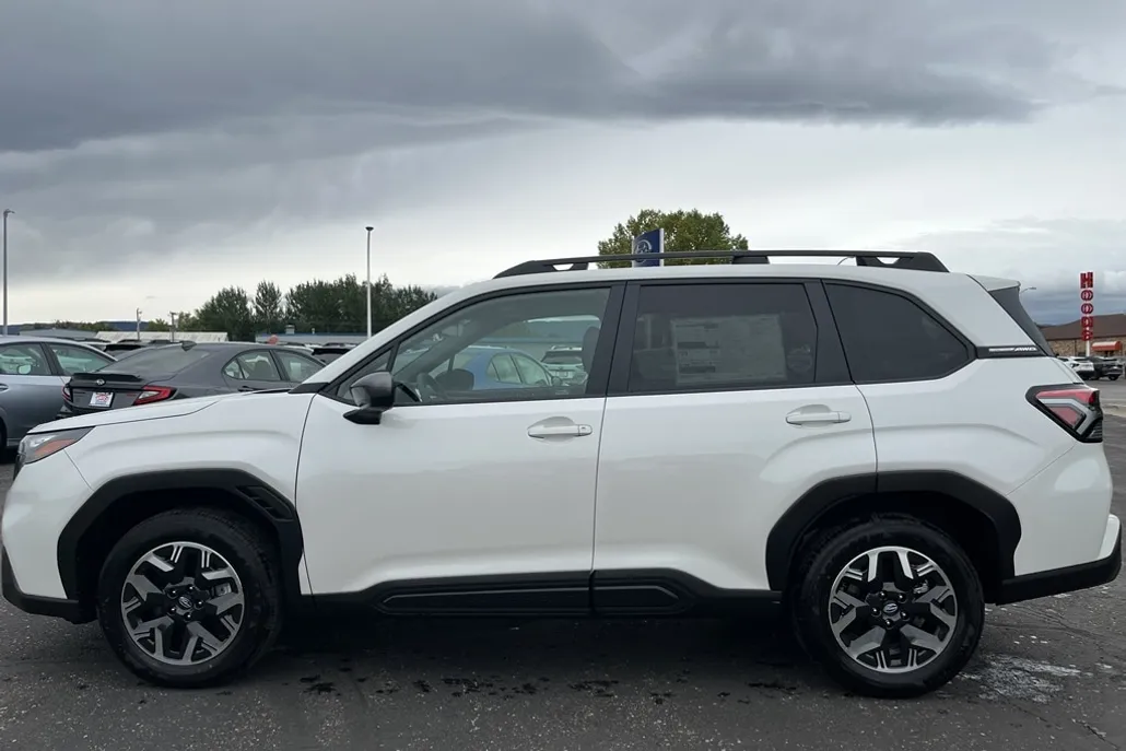 2025 Subaru Forester Premium photo 1