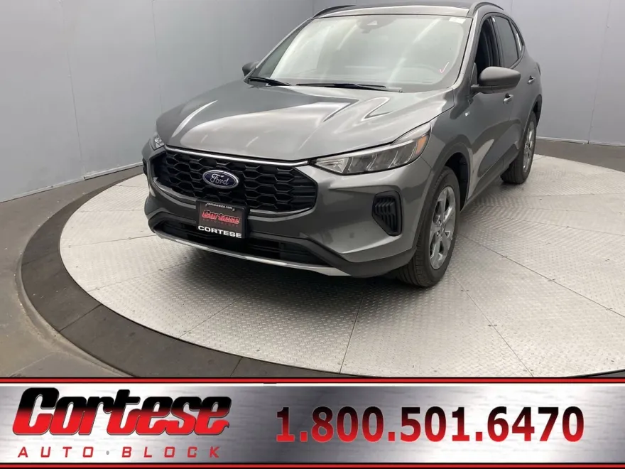 2025 Ford Escape ST-Line photo 1