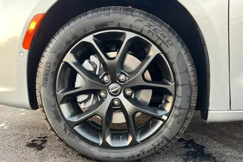 2026 Chrysler Pacifica Limited photo 2