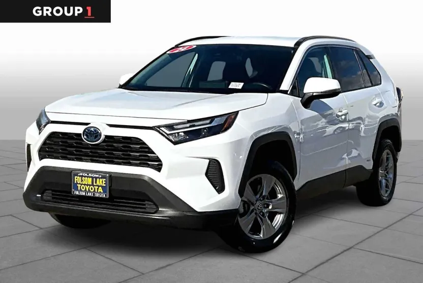 2024 Toyota RAV4 Hybrid XLE photo 1
