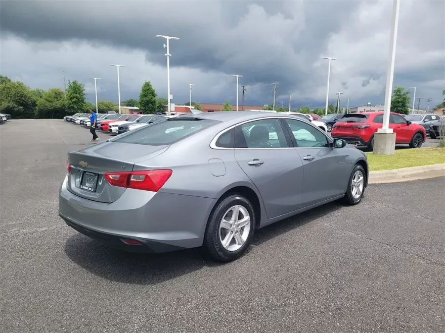 2023 Chevrolet Malibu 1LT photo 1