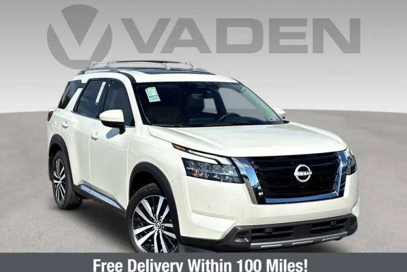 2024 Nissan Pathfinder Platinum photo 1