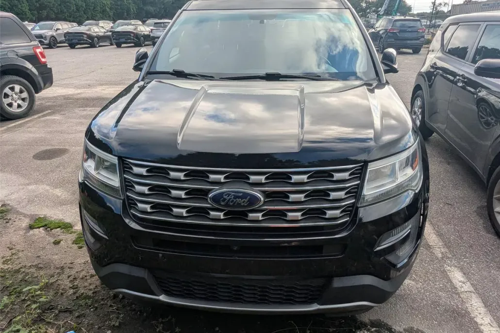 2016 Ford Explorer Limited photo 1