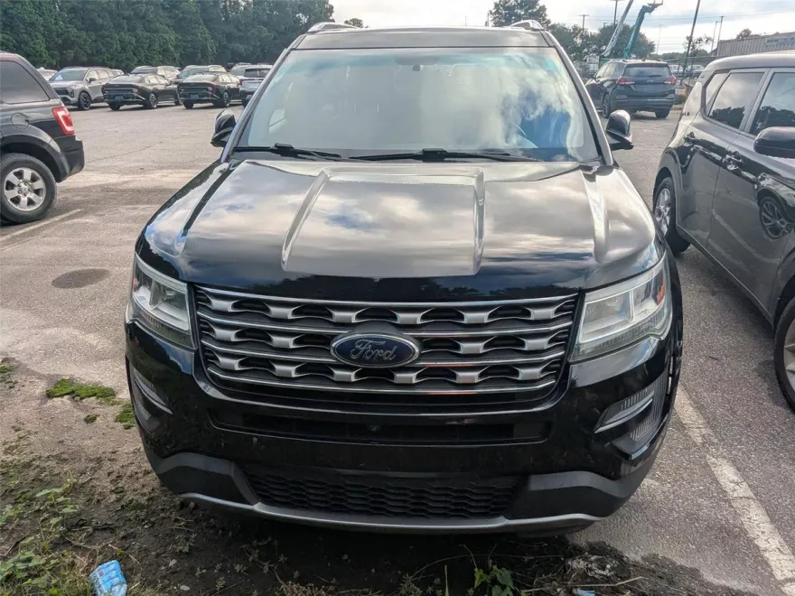 2016 Ford Explorer Limited photo 1