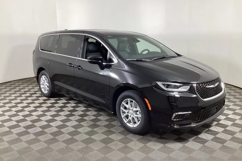 2025 Chrysler Pacifica photo 1