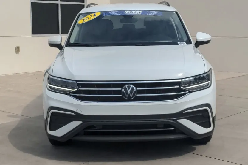 2024 Volkswagen Tiguan S photo 1