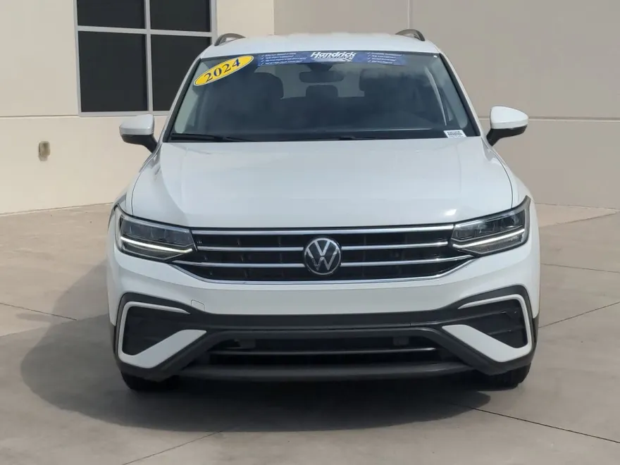2024 Volkswagen Tiguan S photo 1