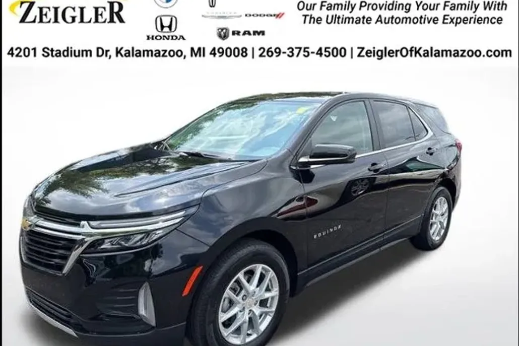 2022 Chevrolet Equinox LT photo 1