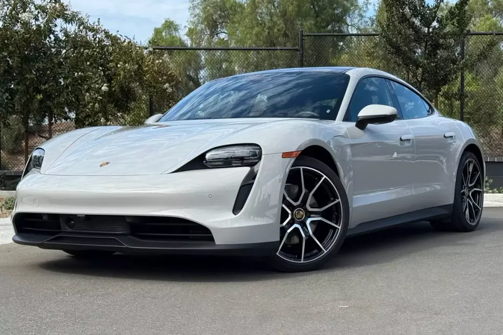 2024 Porsche Taycan photo 1
