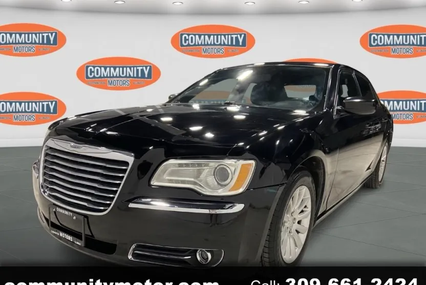 2013 Chrysler 300 Base Limited photo 1