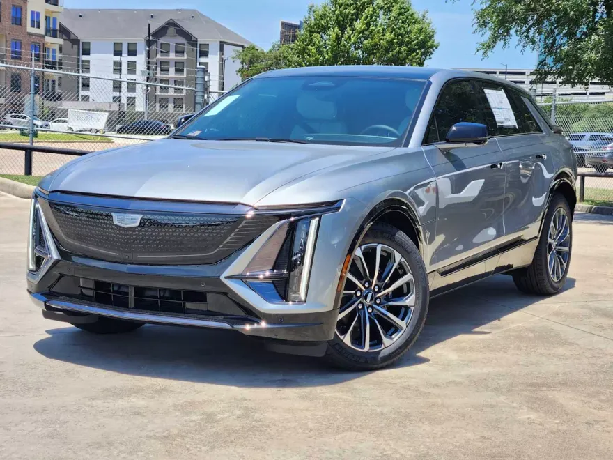 2025 Cadillac Lyriq Sport photo 1