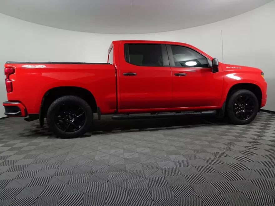 2022 Chevrolet Silverado 1500 Custom photo 1