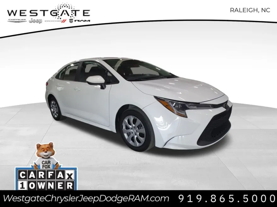 2022 Toyota Corolla LE photo 1
